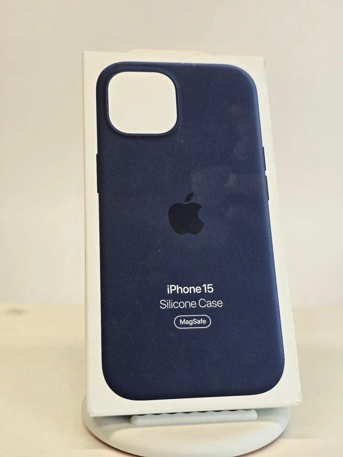 APPLE MT0N3FE/A iPhone 15 Silicone Case with MagSafe - Storm Blue A3123